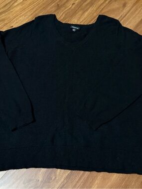 torrid Men’s Solid Black V-Neck Sweater